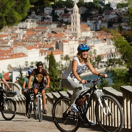 Two Spalatina Apartament *