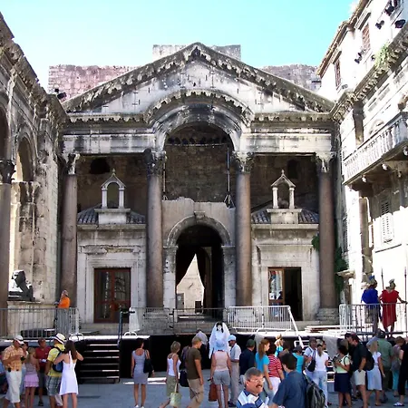 Two Spalatina Апартаменты *